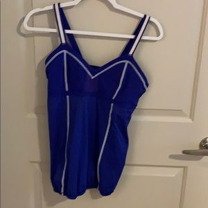 Lululemon w/built in bra